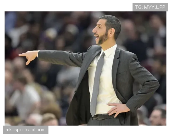 米卡尔·布里奇斯通过无球移动提升防守贡献，显著限制对手核心得分