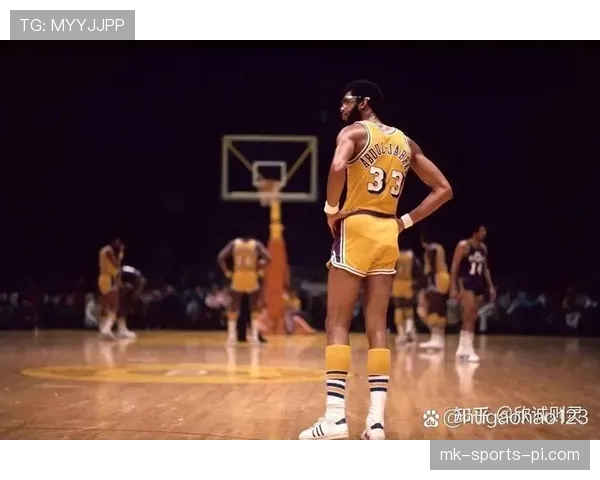 贾巴尔天勾统治力再现：对比现代内线得分效率优势显著